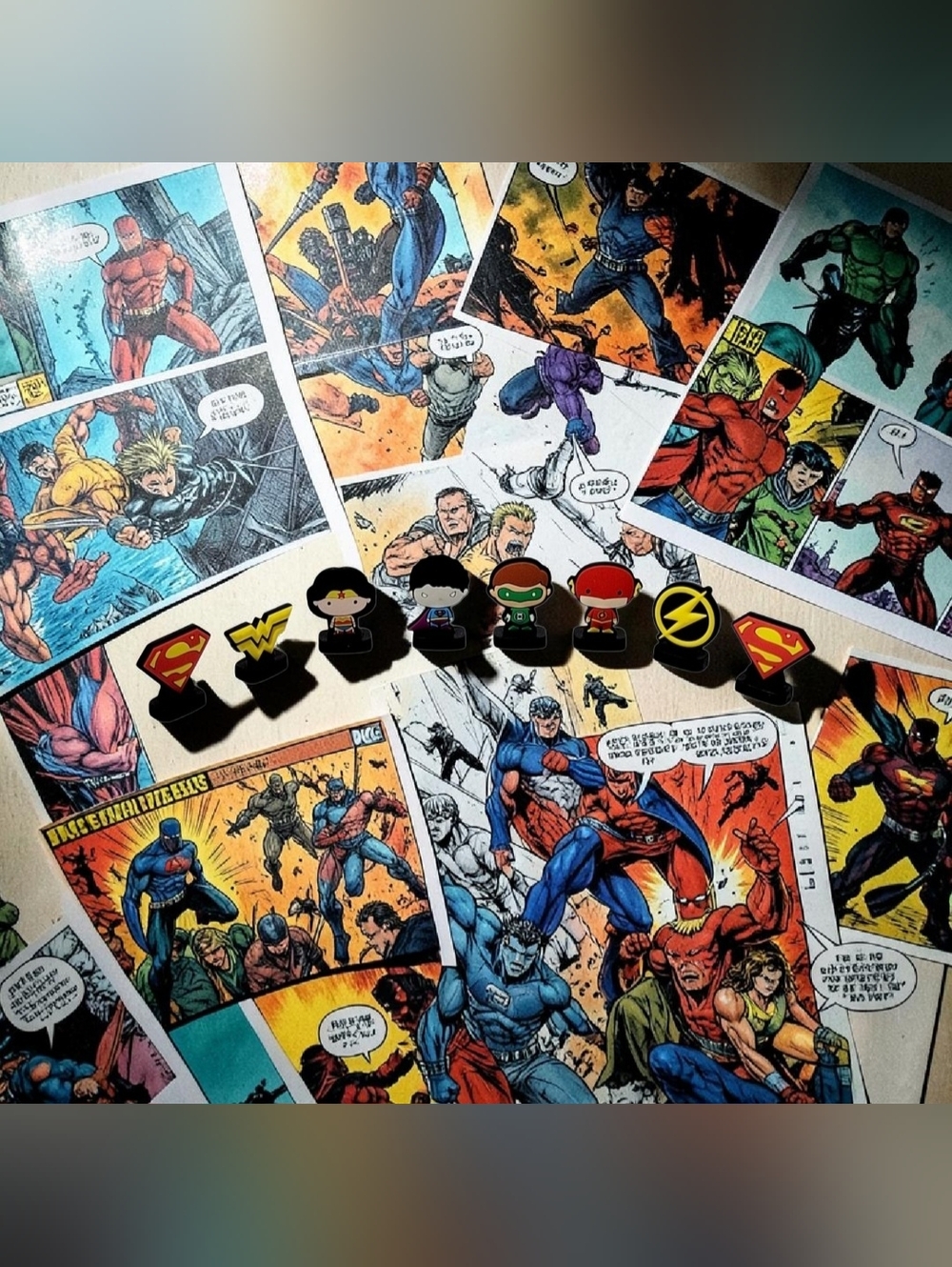 Lot #6 CircleK ExclusiveDC Herostix Chibi Style Set Flash/Superman/Symbol Badges